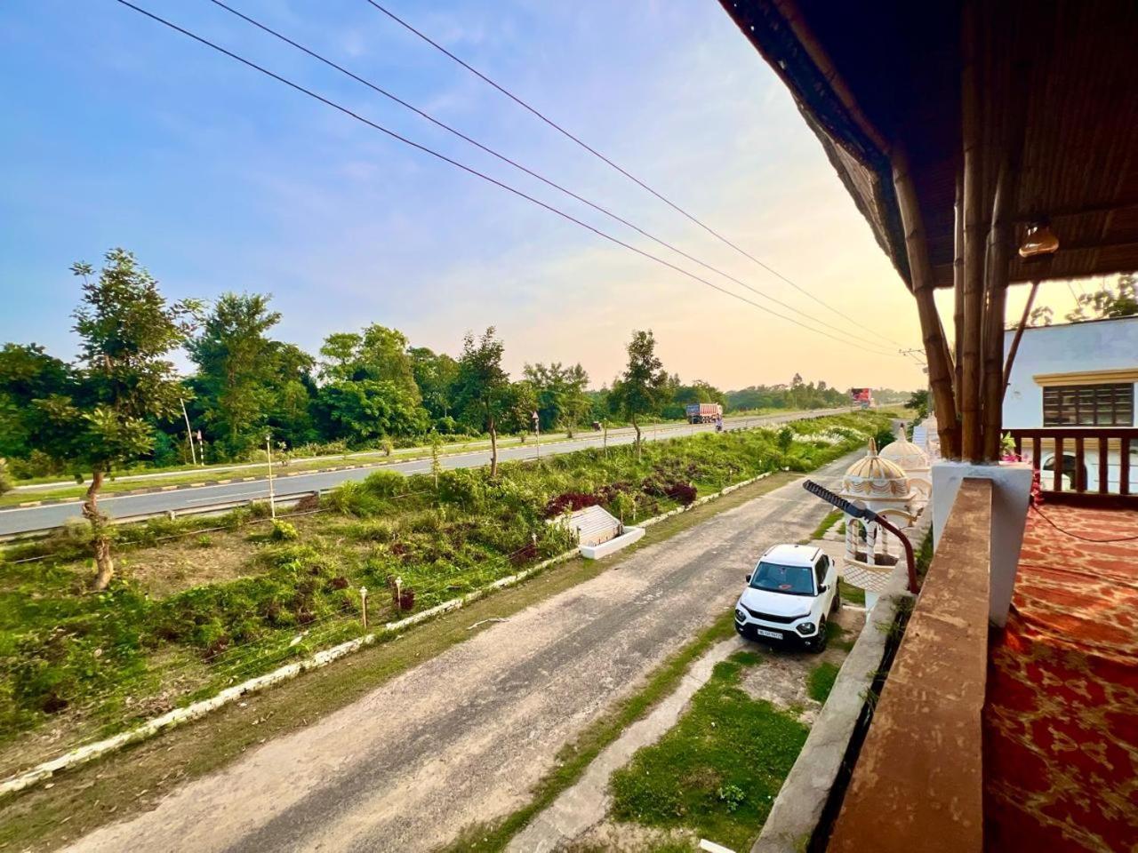 La Pahi Palace- Banquet And Resort Sakri East Buitenkant foto